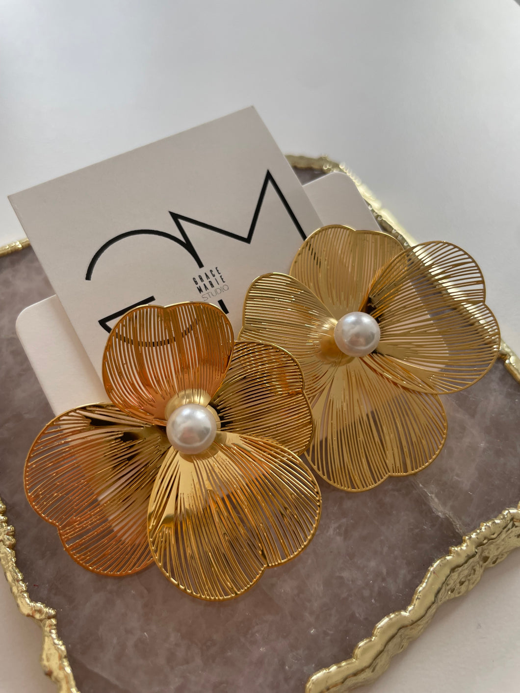Lili Flower Pearl Earrings