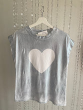 Load image into Gallery viewer, Heart T-shirt One size
