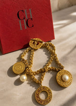 Load image into Gallery viewer, Pre-Owned Carolina Herrera Double Chain Charm Bracelet ✨
• Authentic
