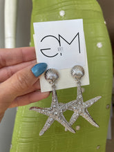 Load image into Gallery viewer, Isabela Summer Earrings
