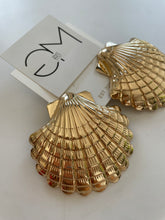 Load image into Gallery viewer, Gold Seashell Earrings
