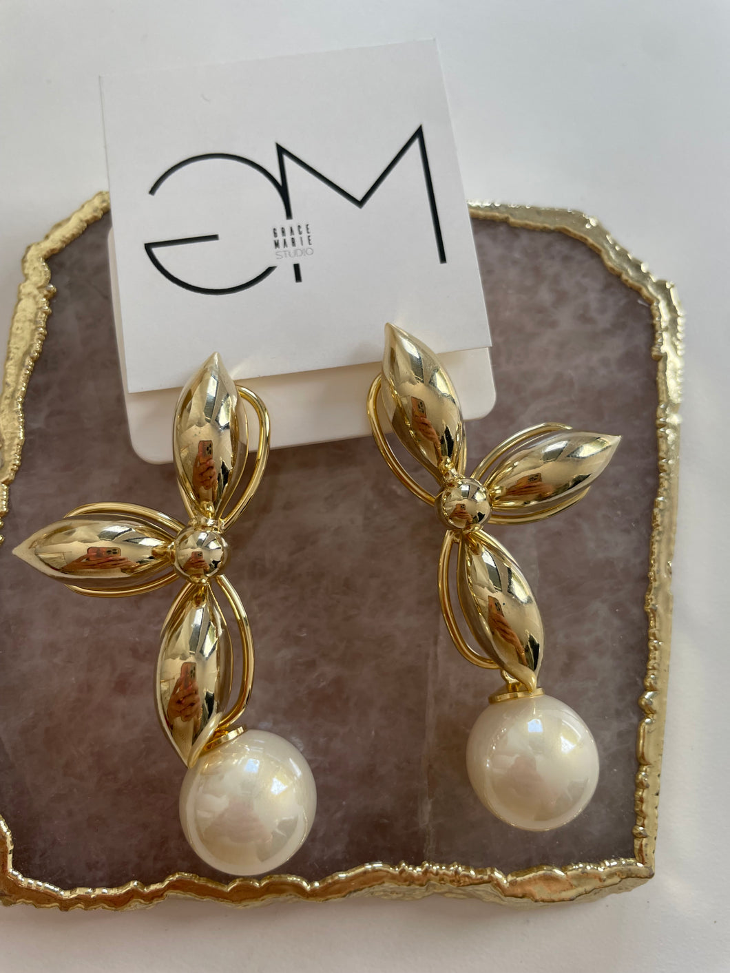 Mindy Pearl Earrings