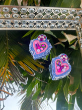 Load image into Gallery viewer, Jean heart earrings
